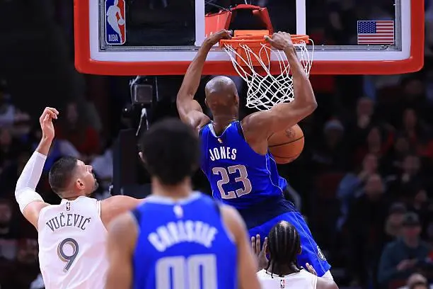 达拉斯独行侠客场险胜芝加哥公牛 NBA常规赛激战至最后一刻