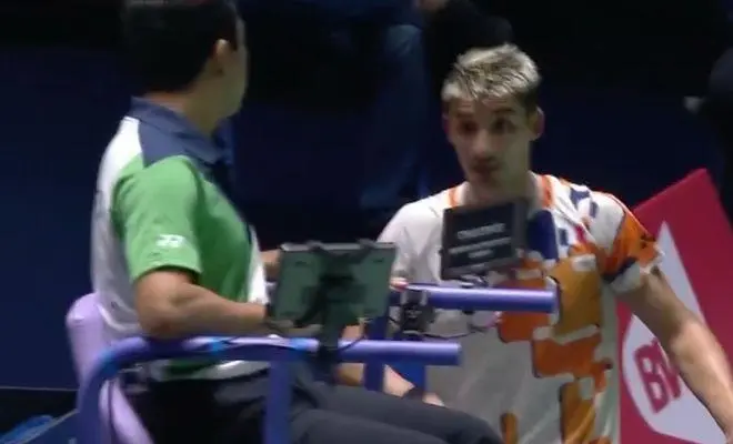 小波波夫比赛末段争议行为引发观众热议