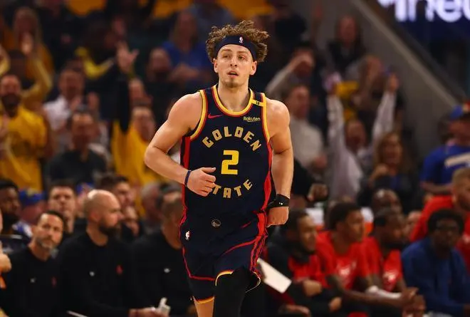 勇士队面临库里伤停困境 波杰姆斯基与库明加或成关键得分点