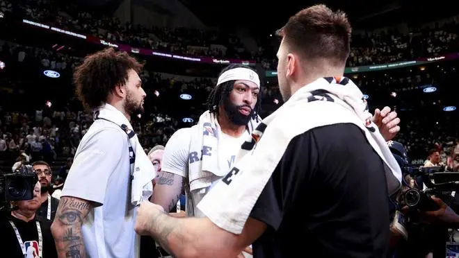 东契奇领衔独行侠与湖人展开季前赛较量 戴维斯确认出战