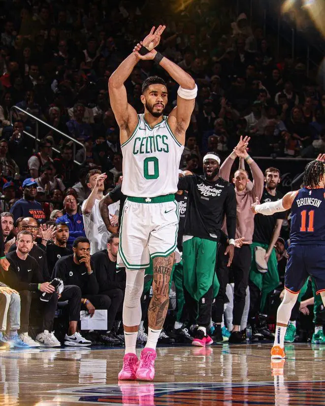 凯尔特人队核心球员塔图姆左脚踝受伤或将影响季后赛表现