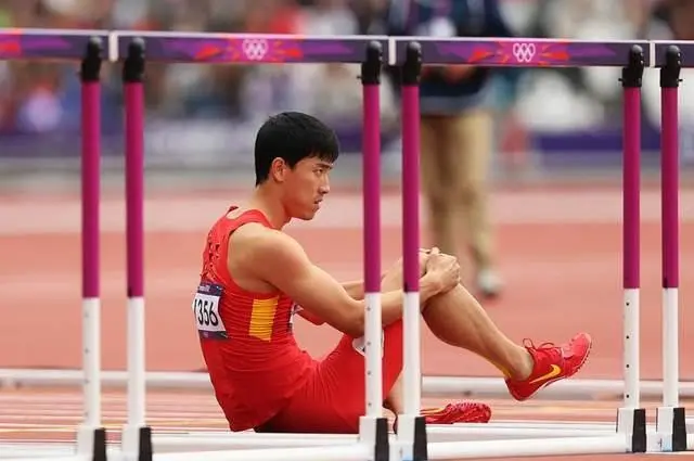 刘翔未现身训练基地探望师父师弟 徐卓一称未曾见面也无联系方式